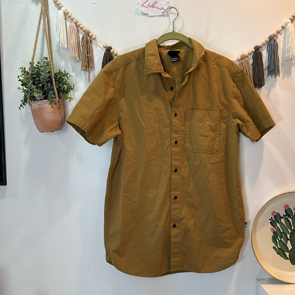 The north face mustard brown casual button up shirt - Picture 2 of 8